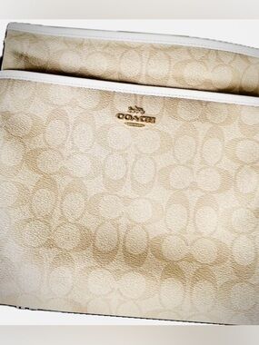 Coach Crossbody Signature Bag